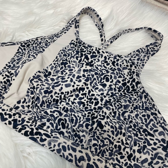 | Athleta | swim top. Size 36 B/C. - Picture 2 of 4